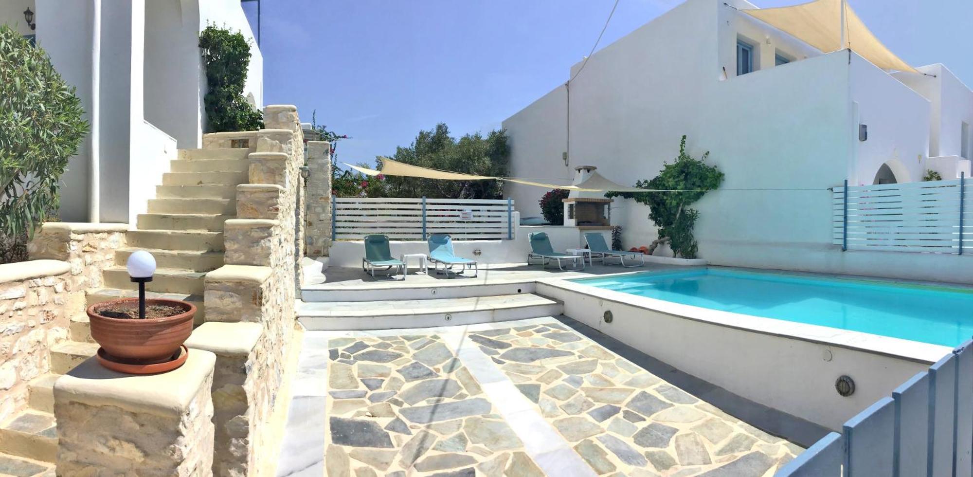 Villa Danae - Seaside Villa With Pool & Hot Tub Piso Livadi Eksteriør billede