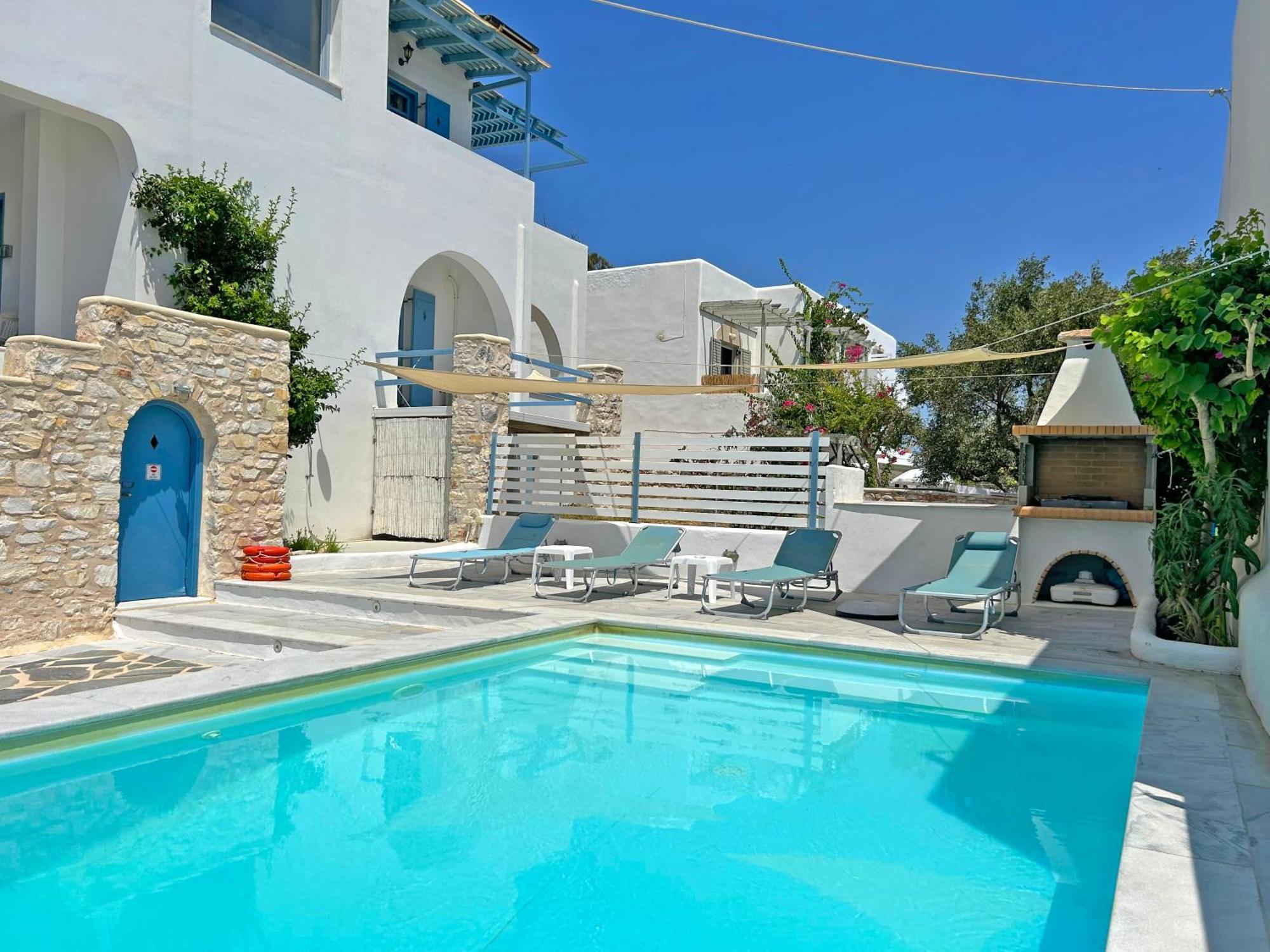 Villa Danae - Seaside Villa With Pool & Hot Tub Piso Livadi Eksteriør billede