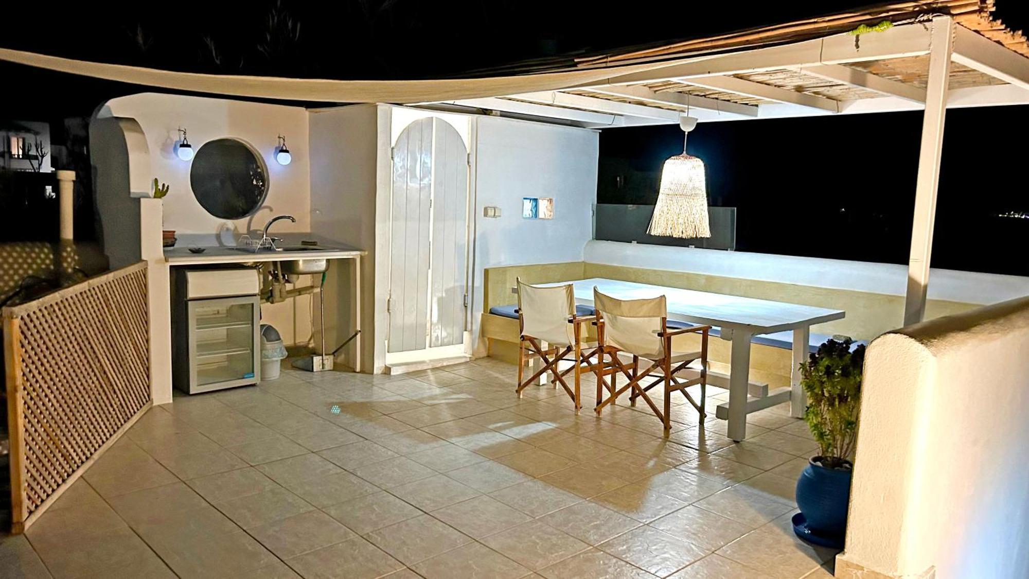 Villa Danae - Seaside Villa With Pool & Hot Tub Piso Livadi Eksteriør billede