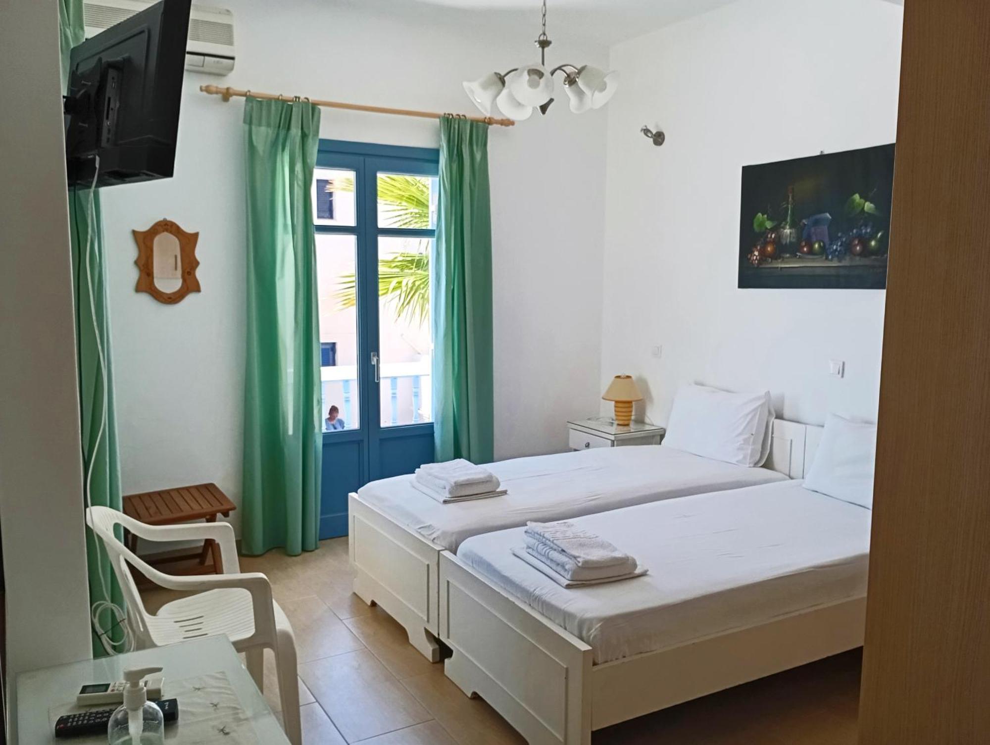 Villa Danae - Seaside Villa With Pool & Hot Tub Piso Livadi Eksteriør billede