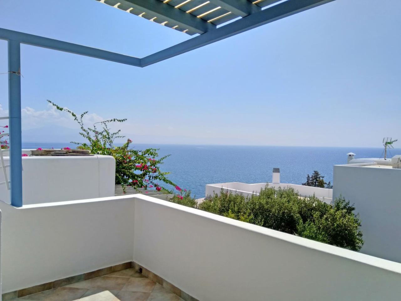 Villa Danae - Seaside Villa With Pool & Hot Tub Piso Livadi Eksteriør billede
